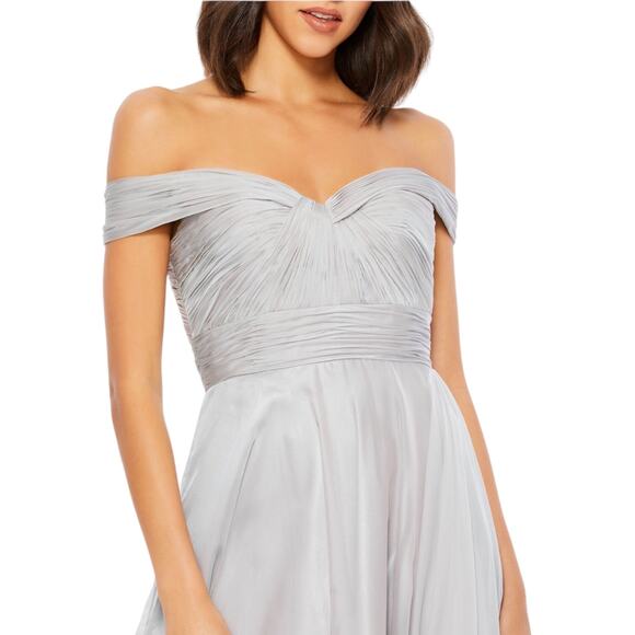 Mac Duggal Off The Shoulder Ruched A Line Gown Pearl Gray Size 18 - Picture 4 of 16